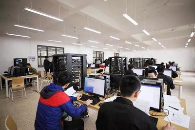 我校6個項目入選國家級計算機網(wǎng)絡技術研發(fā)及咨詢項目